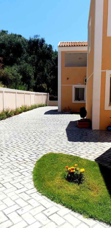 Reiki Apartments Ereikoussa Exterior foto